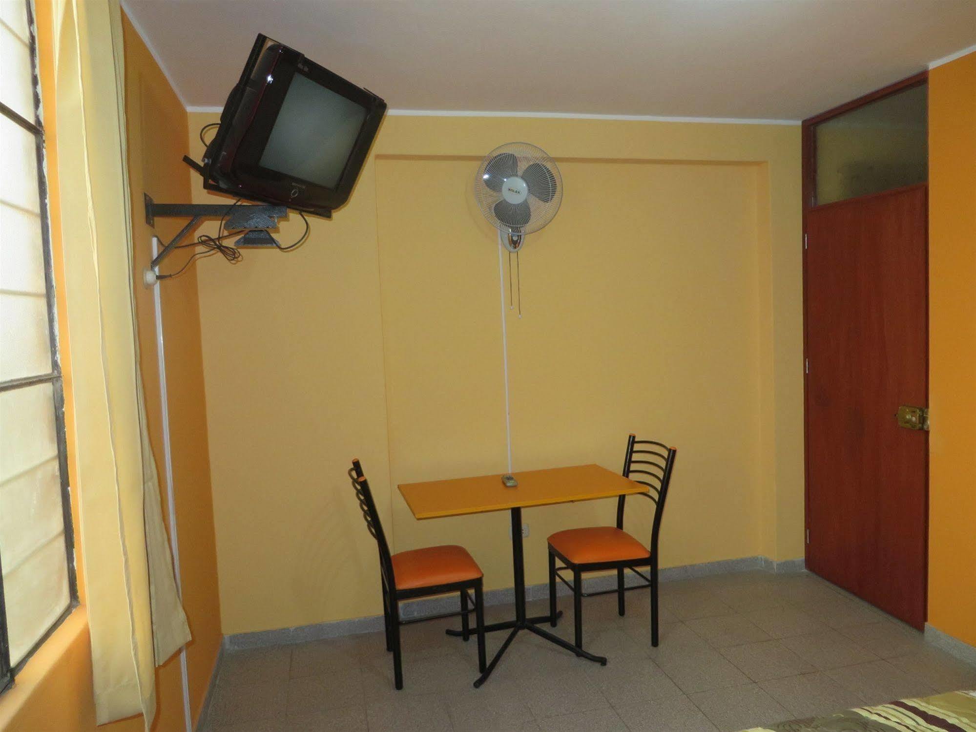 Kurmi Hostel Lima Airport Eksteriør billede