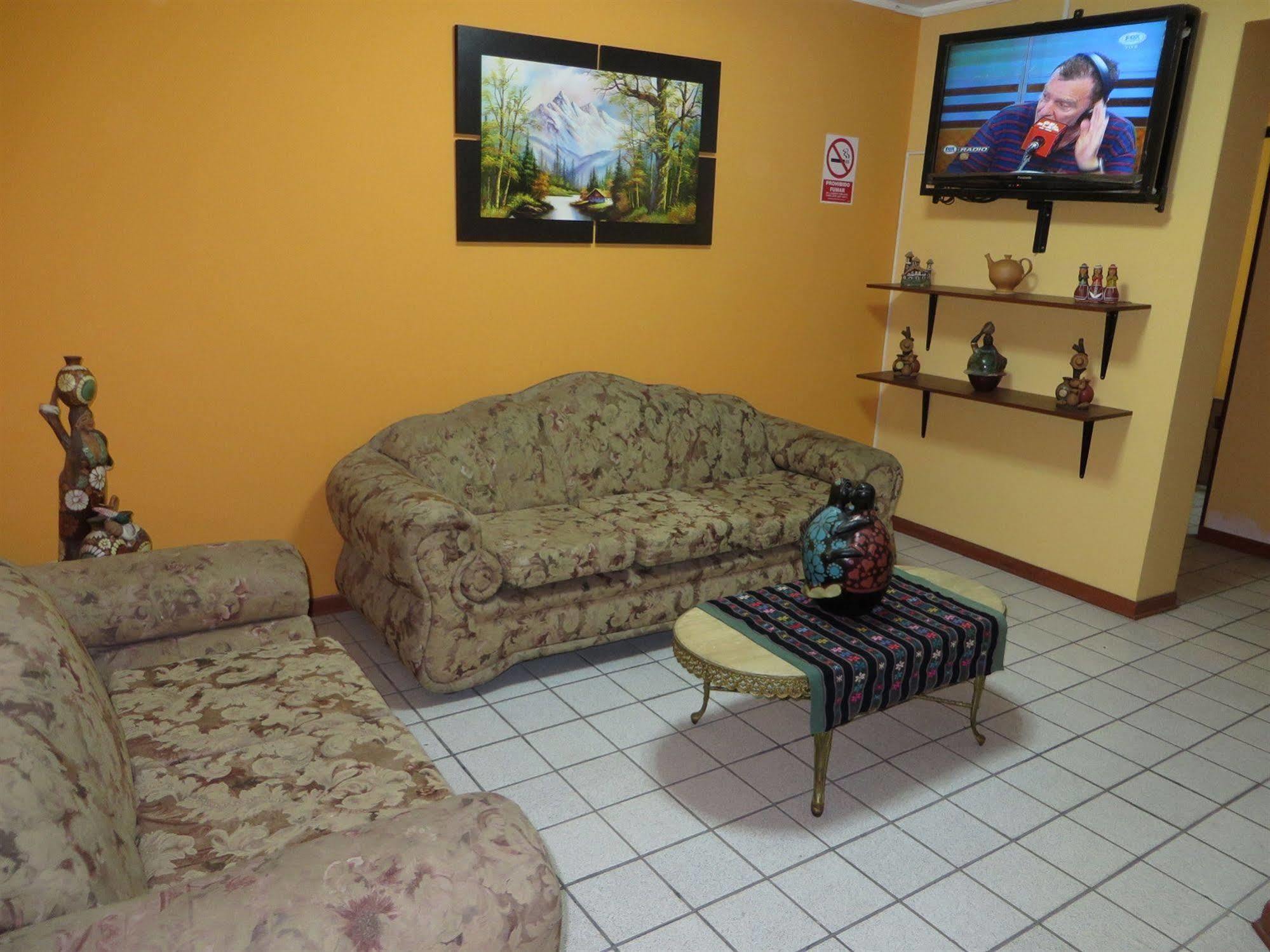 Kurmi Hostel Lima Airport Eksteriør billede